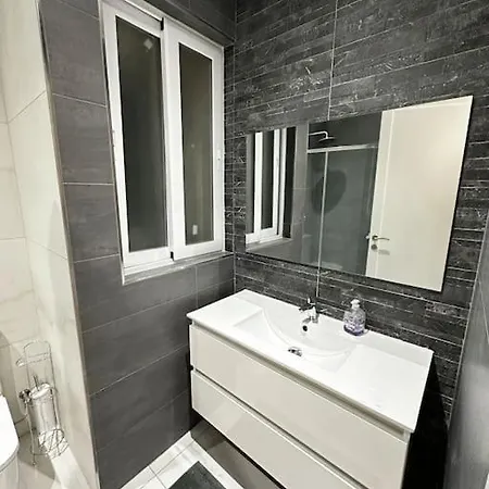 Modern & Cosy In Apartment Marsaxlokk