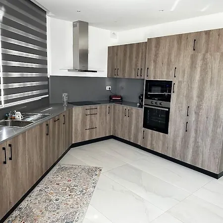 Modern & Cosy In Apartment